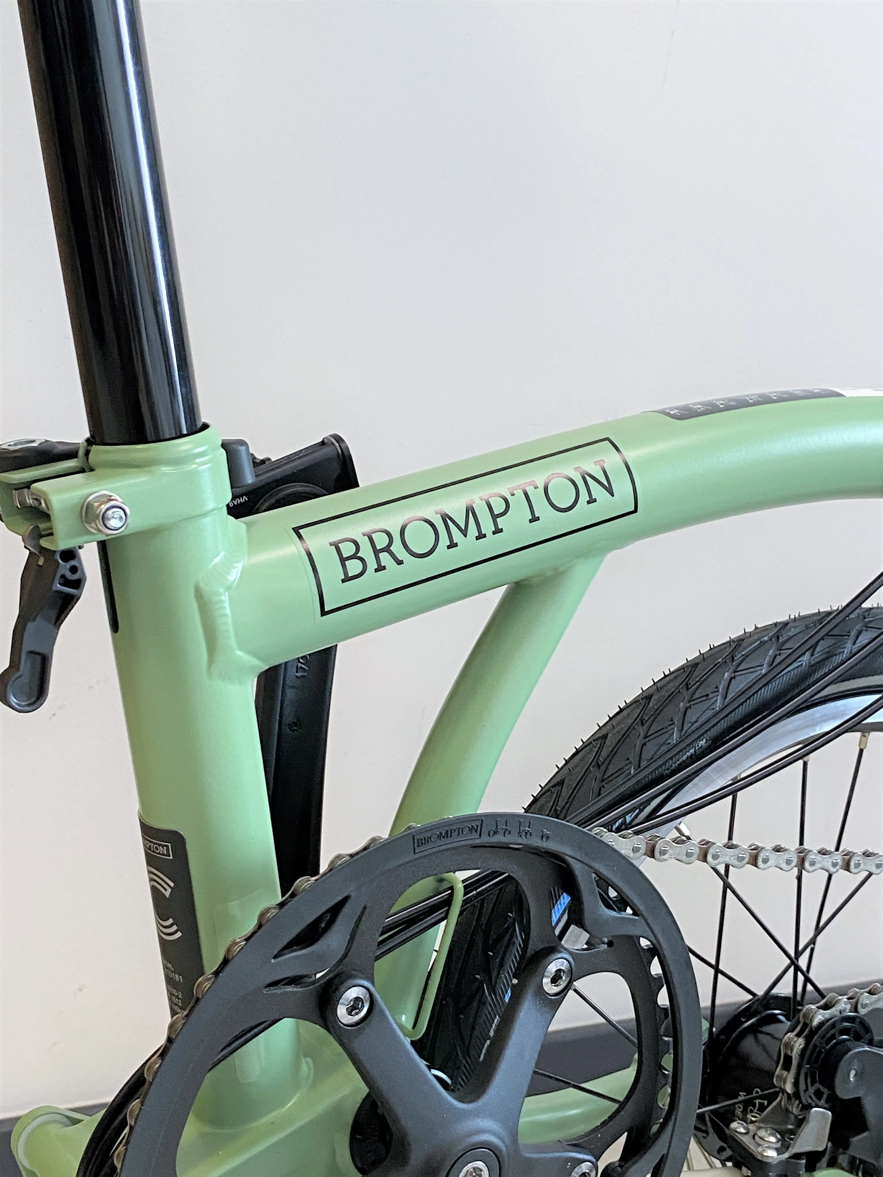 Brompton C Line Explore Black Edition Matcha Green